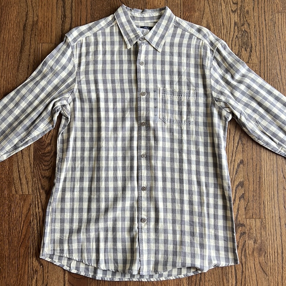 New Gap grey and white checkered shirt
